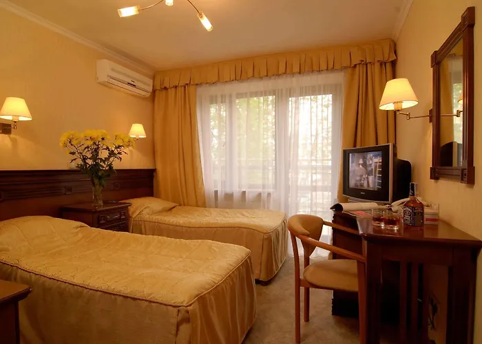 فندق Eurohotel 4*